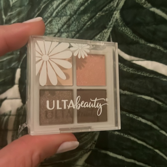 Eye sample! Glossier, PUR, Prada, Ulta, af94 vegan lashes - Picture 6 of 9